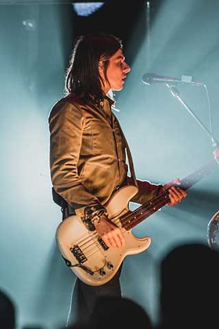 musical isntrument maker featuring artist 2